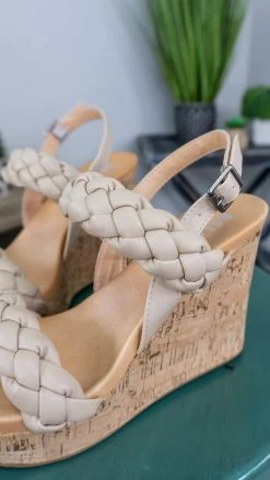 MIA SHOES Afia Wedges