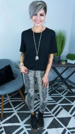 The ZigZag Stripe Black Boyfriend Tee