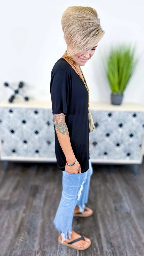 The ZigZag Stripe TOPS & TUNICS Black Boyfriend V-Neck Tee