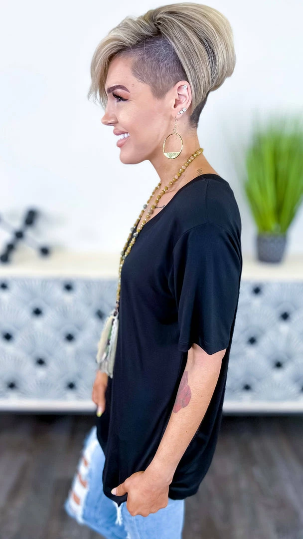 The ZigZag Stripe TOPS & TUNICS Black Boyfriend V-Neck Tee