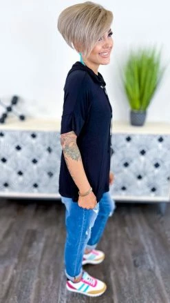 The ZigZag Stripe Black Chic Edge Top