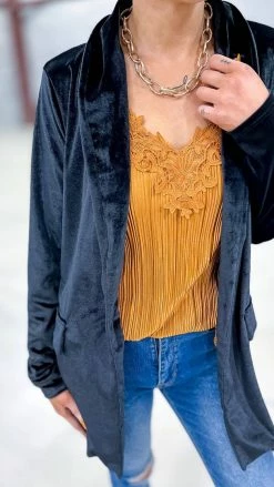 The ZigZag Stripe OUTERWEAR Black Chic Status Blazer