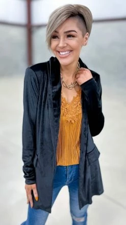 The ZigZag Stripe OUTERWEAR Black Chic Status Blazer