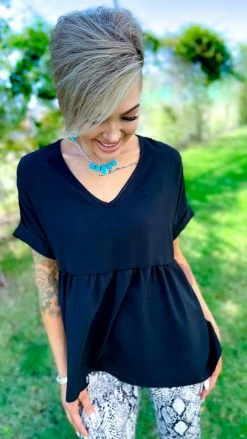 The ZigZag Stripe Black City Sleek Top