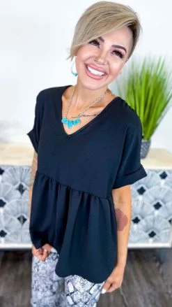 The ZigZag Stripe Black City Sleek Top