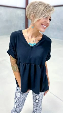 The ZigZag Stripe Black City Sleek Top