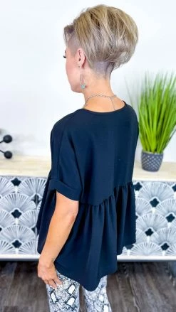 The ZigZag Stripe Black City Sleek Top