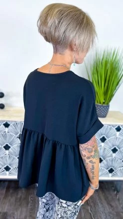 The ZigZag Stripe Black City Sleek Top