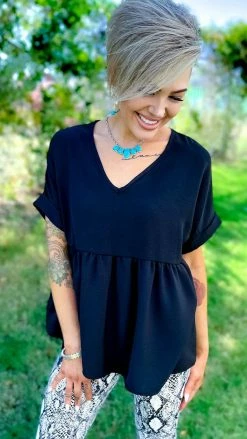 The ZigZag Stripe Black City Sleek Top