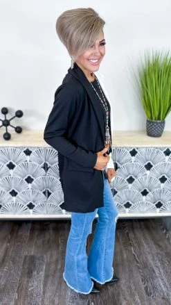 The ZigZag Stripe OUTERWEAR Black Colorblock Blazer