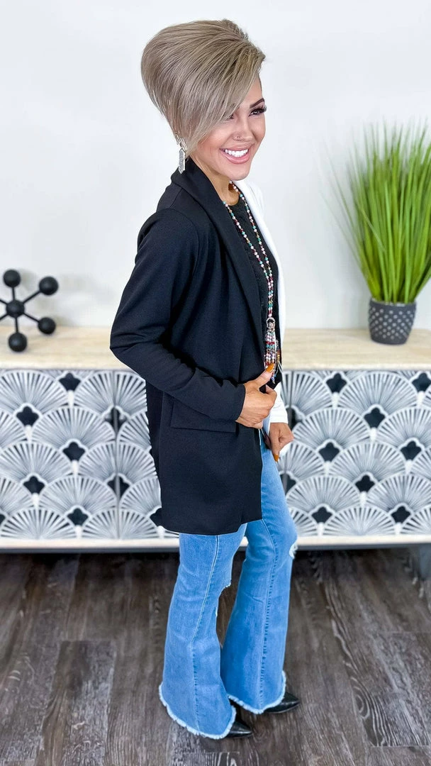 The ZigZag Stripe OUTERWEAR Black Colorblock Blazer