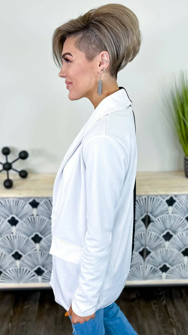 The ZigZag Stripe OUTERWEAR Black Colorblock Blazer