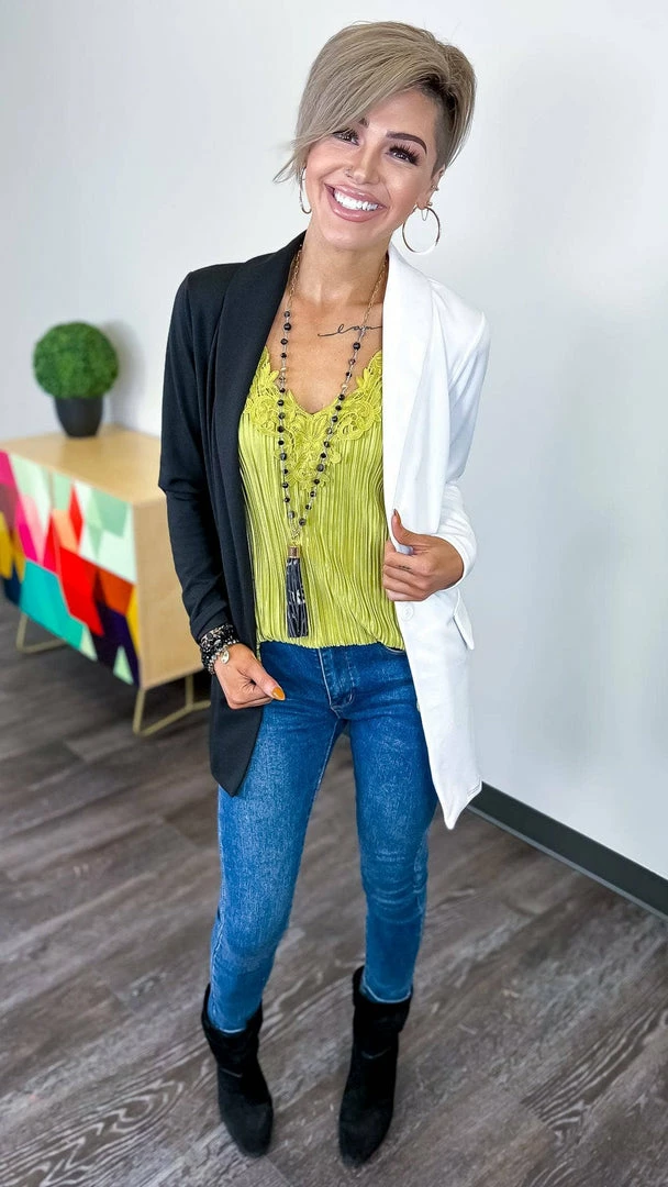 The ZigZag Stripe OUTERWEAR Black Colorblock Blazer