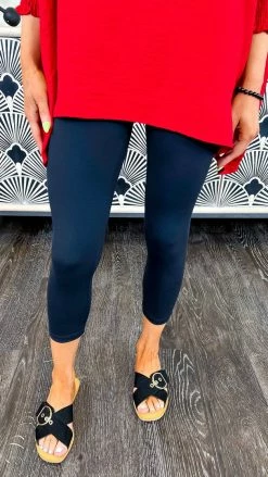 The ZigZag Stripe Black Cropped Elite Leggings