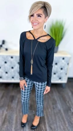 The ZigZag Stripe Black Daring Beauty Top