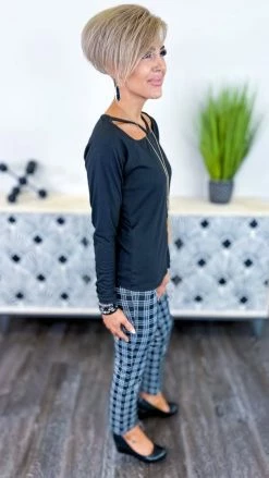 The ZigZag Stripe Black Daring Beauty Top