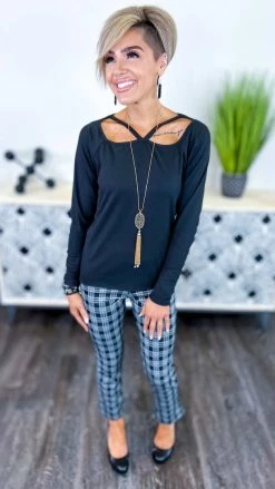 The ZigZag Stripe Black Daring Beauty Top