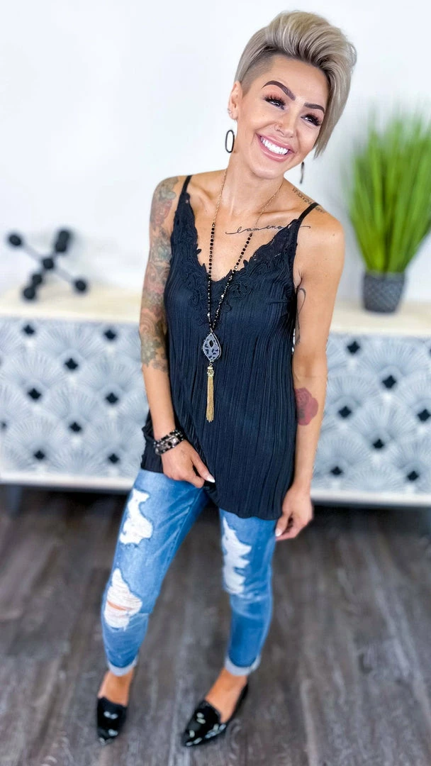 The ZigZag Stripe TOPS & TUNICS Black Everyday Elegance Tank