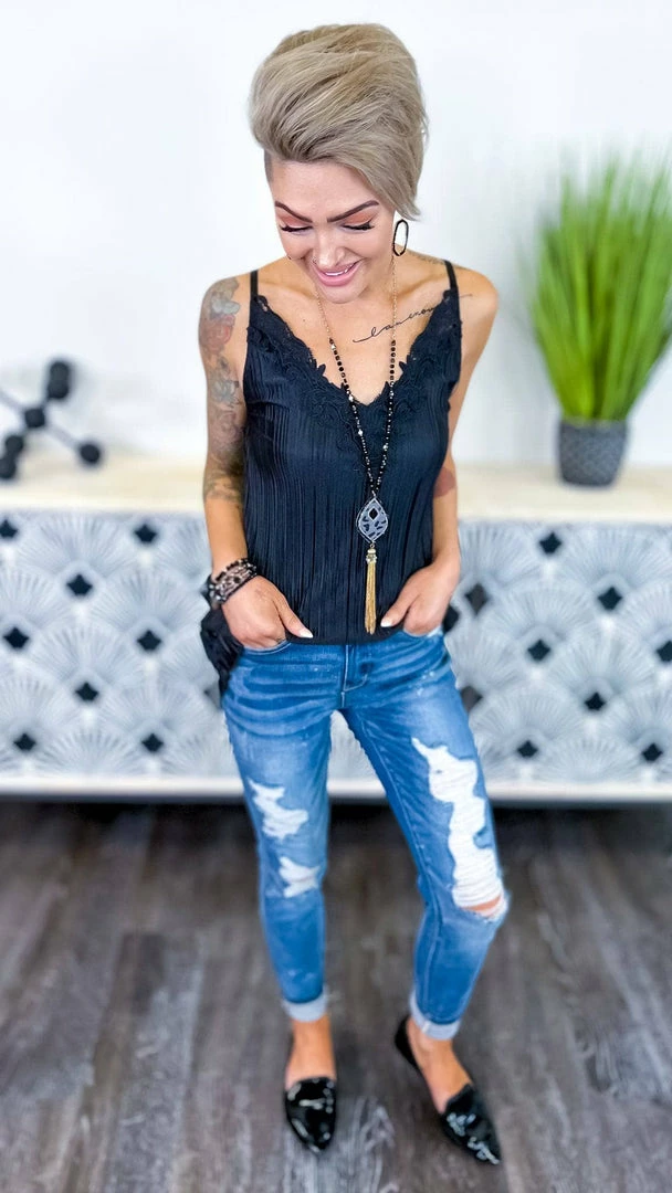 The ZigZag Stripe TOPS & TUNICS Black Everyday Elegance Tank