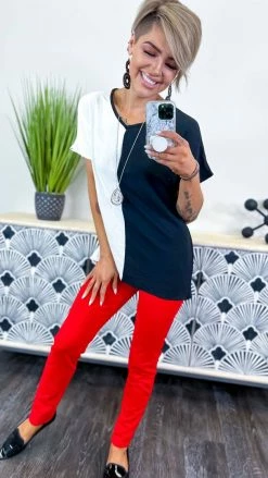 The ZigZag Stripe TOPS & TUNICS Black Fashion Craze Top