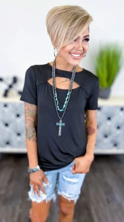 The ZigZag Stripe Black Fashion Update Top TOPS & TUNICS