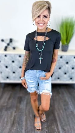 The ZigZag Stripe Black Fashion Update Top TOPS & TUNICS