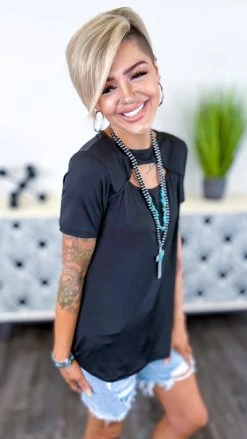 The ZigZag Stripe Black Fashion Update Top TOPS & TUNICS