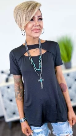 The ZigZag Stripe Black Fashion Update Top TOPS & TUNICS