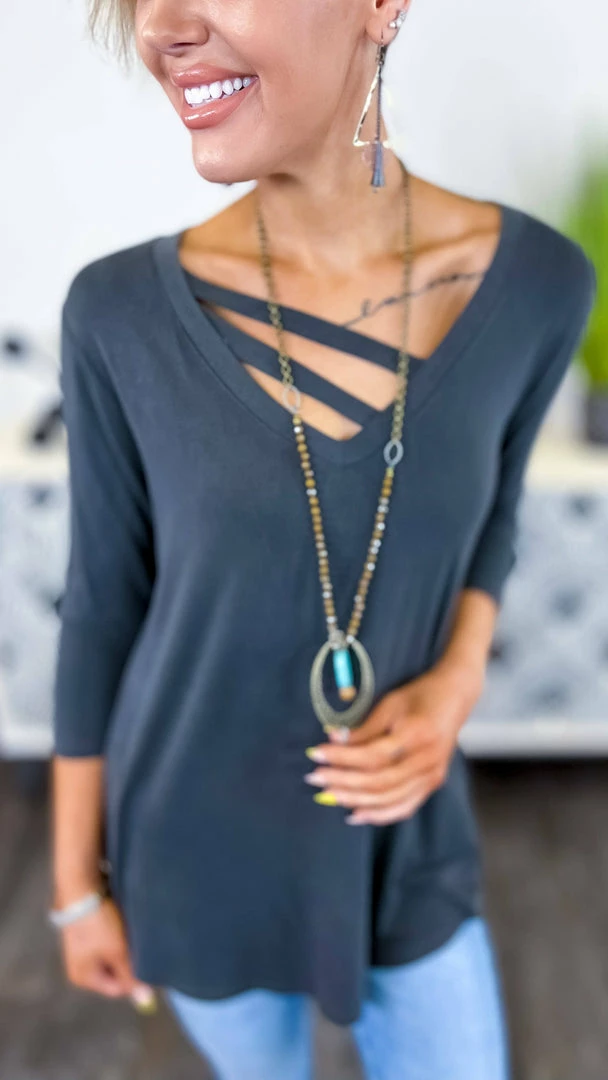 The ZigZag Stripe TOPS & TUNICS Black Favorite Basic 3/4 Sleeve Top