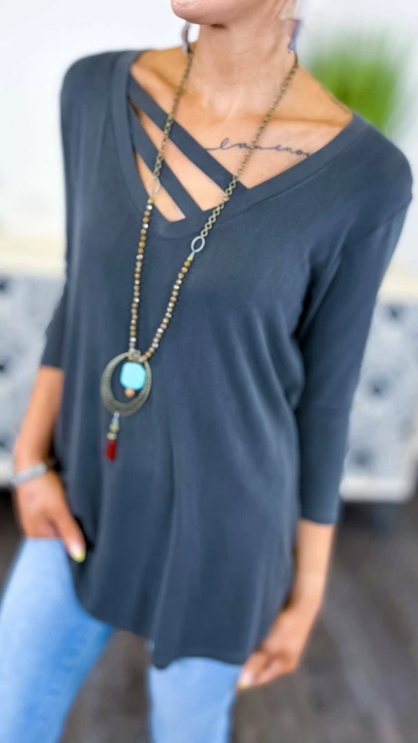 The ZigZag Stripe TOPS & TUNICS Black Favorite Basic 3/4 Sleeve Top