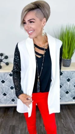 The ZigZag Stripe TOPS & TUNICS Black Favorite Basic Top