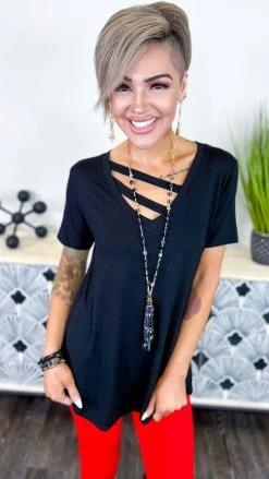 The ZigZag Stripe TOPS & TUNICS Black Favorite Basic Top