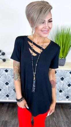 The ZigZag Stripe TOPS & TUNICS Black Favorite Basic Top