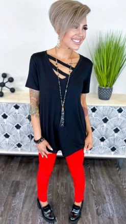 The ZigZag Stripe TOPS & TUNICS Black Favorite Basic Top