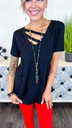 The ZigZag Stripe TOPS & TUNICS Black Favorite Basic Top