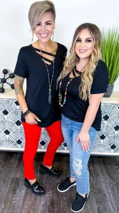 The ZigZag Stripe TOPS & TUNICS Black Favorite Basic Top