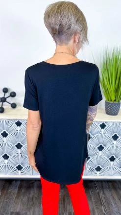 The ZigZag Stripe TOPS & TUNICS Black Favorite Basic Top