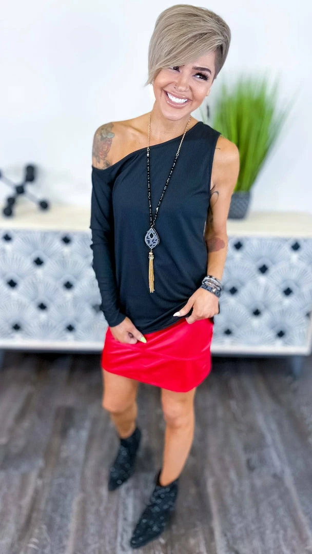 The ZigZag Stripe TOPS & TUNICS Black Flirtatious Relationship Top