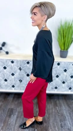 The ZigZag Stripe Black Instant Feels Top TOPS & TUNICS