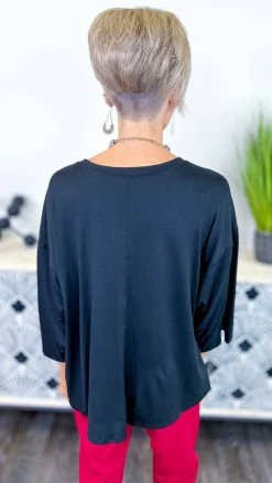 The ZigZag Stripe Black Instant Feels Top TOPS & TUNICS