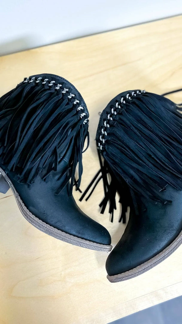 Very G SHOES Black Juno Booties