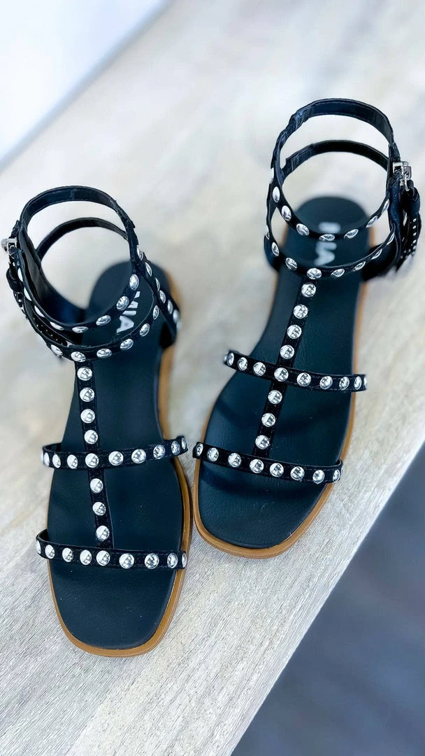 MIA SHOES Black Kathalina Sandal