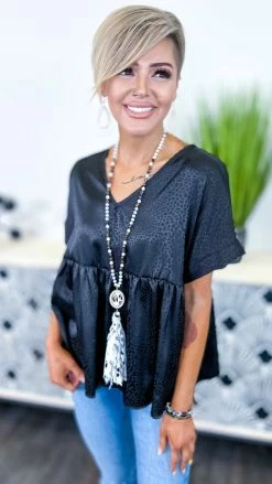 The ZigZag Stripe TOPS & TUNICS Black Leopard City Sleek Top