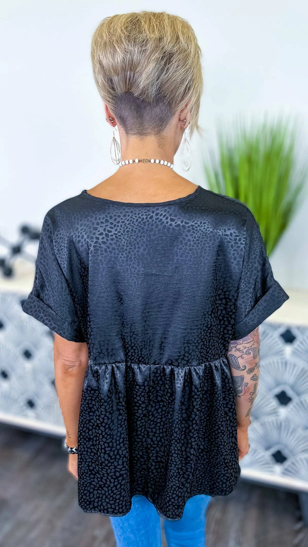 The ZigZag Stripe TOPS & TUNICS Black Leopard City Sleek Top