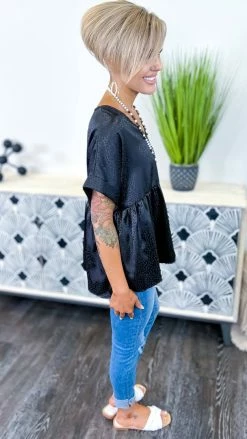 The ZigZag Stripe TOPS & TUNICS Black Leopard City Sleek Top