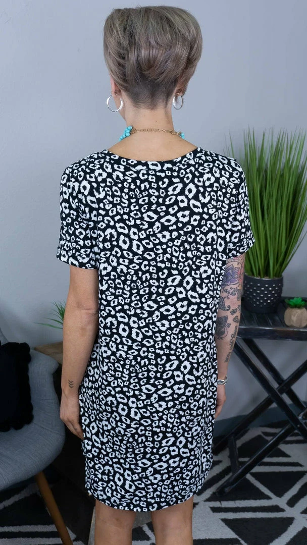 The ZigZag Stripe DRESSES Black Leopard T-Shirt Dress