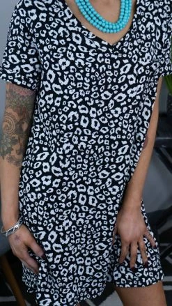 The ZigZag Stripe DRESSES Black Leopard T-Shirt Dress