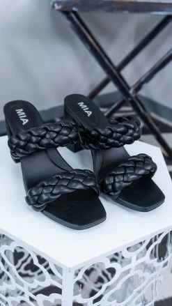 MIA SHOES Black Maine Heels