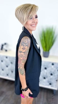 The ZigZag Stripe OUTERWEAR Black Martini Nights Vest