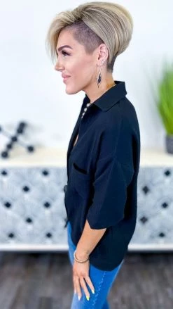 The ZigZag Stripe TOPS & TUNICS Black Needing Space Top